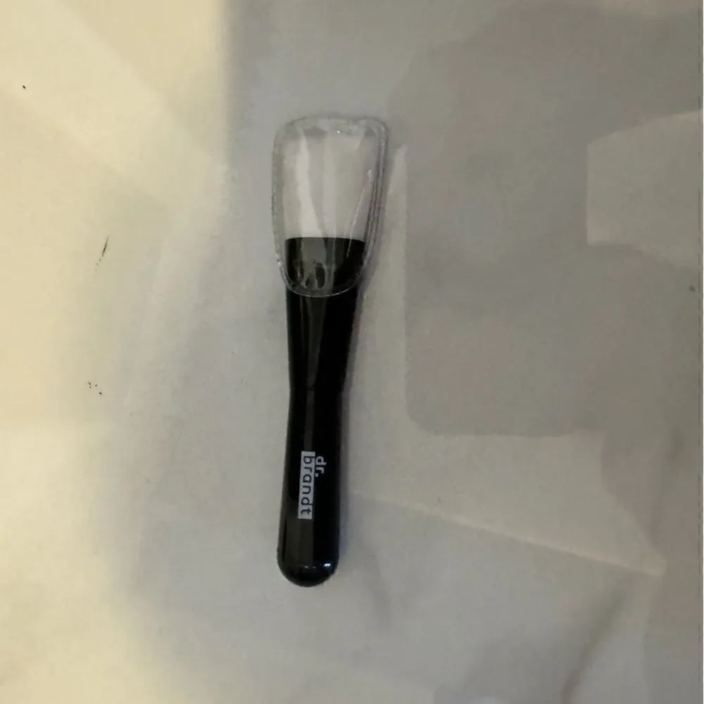 Face mask brush dr.brandt #8